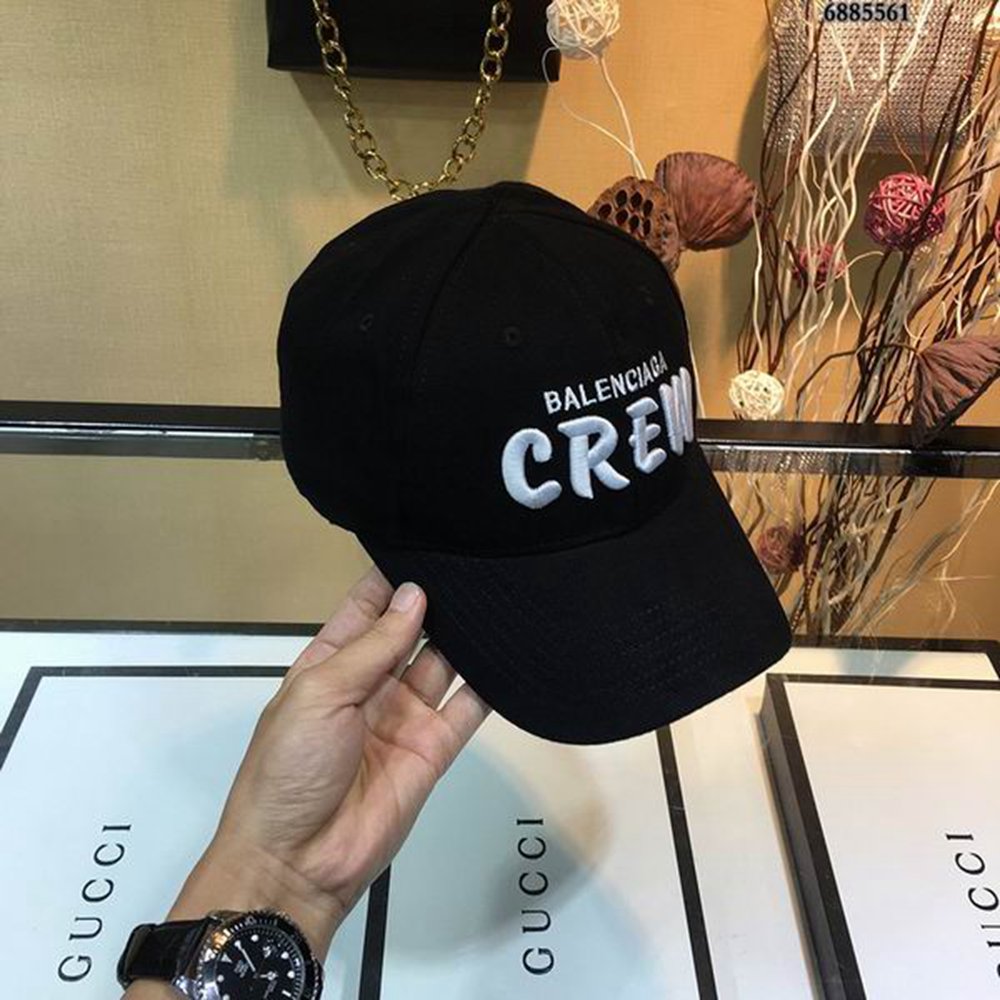 Ba*len*cia*ga hat